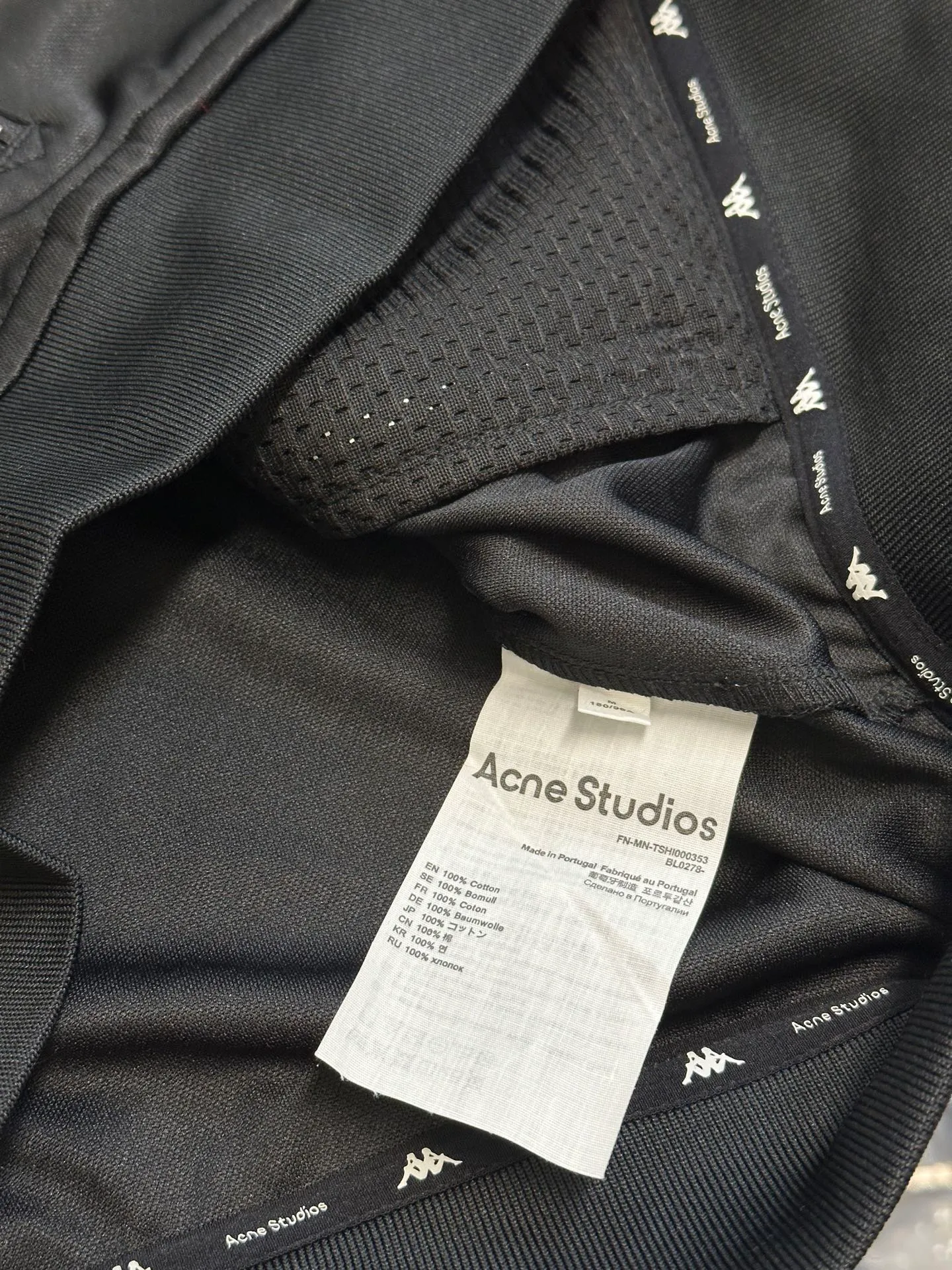 Acne X Kappa ， Acne Studios ， Kappa Classic ，White Kappa ， 。 ， ， Acne Studios X Kappa 。 ， Acne Studios Kappa ， ， ， 。 ， ， ， 。 size：s m l xl